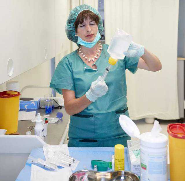 寿命长不长，头发有暗示？白发越少的人活得越久？来看看医生咋说